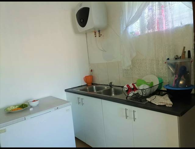 1 BEDROOM APARTMENT TO LET IN GOODWOOD CENTRAL